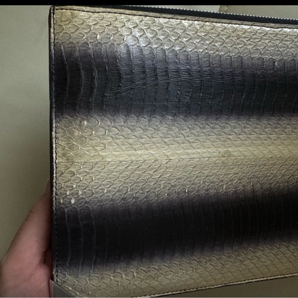 Alexander Wang Large Snakeskin Clutch 10.5”x7”x1
Excellent condition black grey